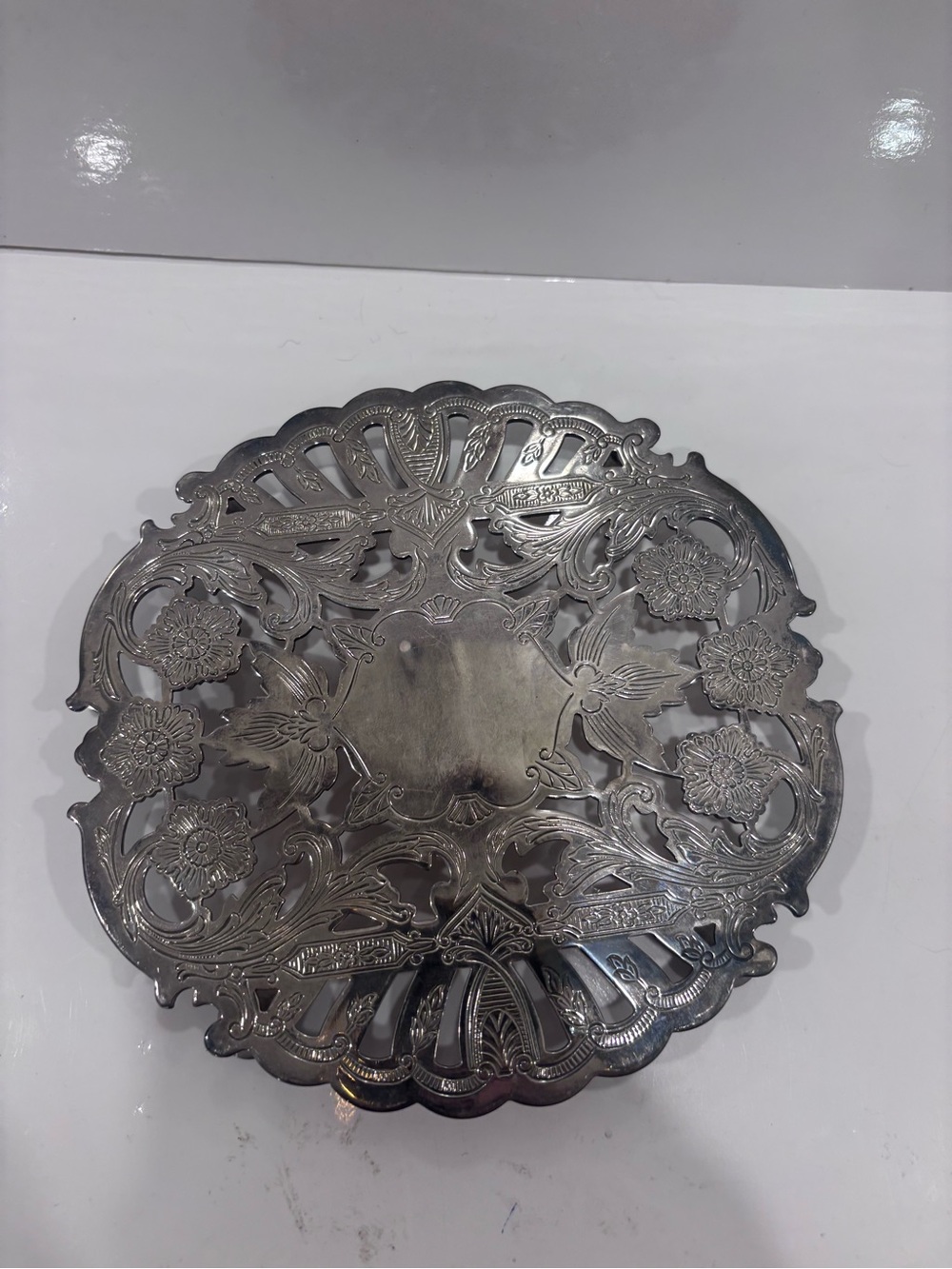 Vintage s.p. Copper Canada silver plated ornate pierced trivet hot plate #820 - Picture 4 of 5